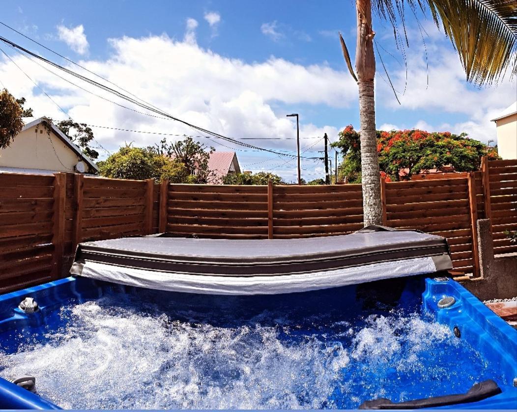 Lilie Location Langevin Villa Сен-Жозеф Екстериор снимка